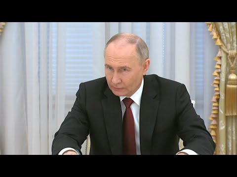 Откровенный разговор: Владимир Путин встретился с командирами подразделений