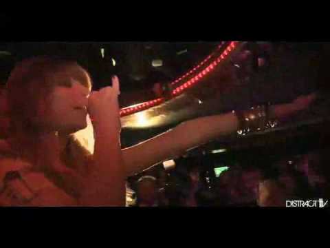 Esmée Denters - Love Dealer Performance at Vendome