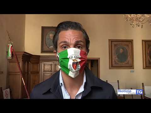 2020-10-27 PRATO - LUMINI ACCESI IN PIAZZA DELLE CARCERI CONTRO DPCM