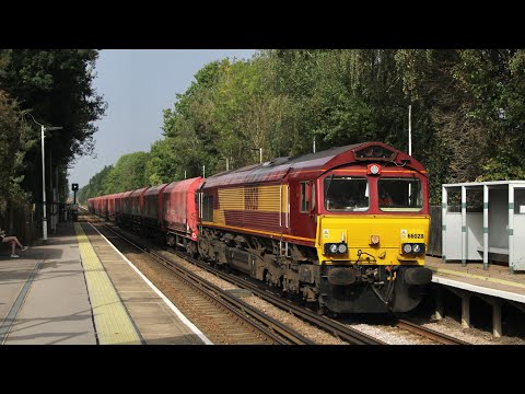 DB Cargo 66028 passed Penshurst working 6Y93 - 6/9/23