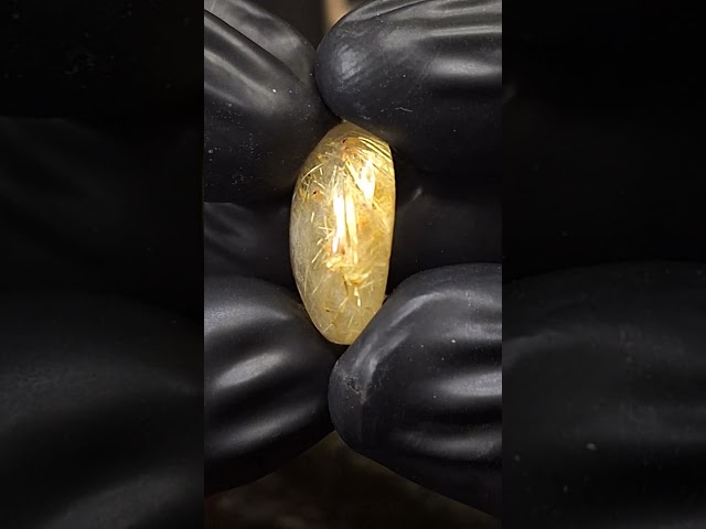 حجر سجنتك جولدن روتايل كوارتز طبيعي