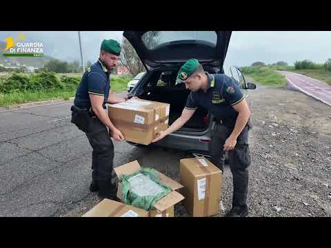 L'operazione della Finanza a Prato ha portato al sequestro di 125 chili di sigarette di contrabbando