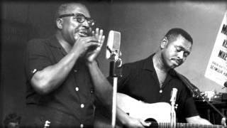 Sonny Terry with Johnny Winter & Willie Dixon - Burnt Child