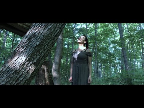 Roja Mc - Sentir Tan Fuerte (Oficial Music Video)