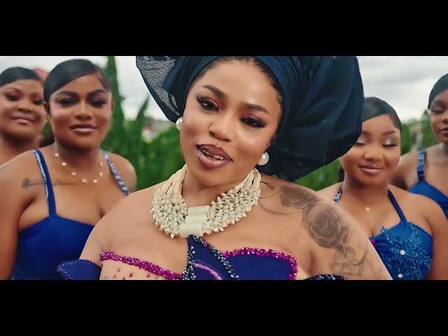 Video zu 'Mon Homme' ansehen