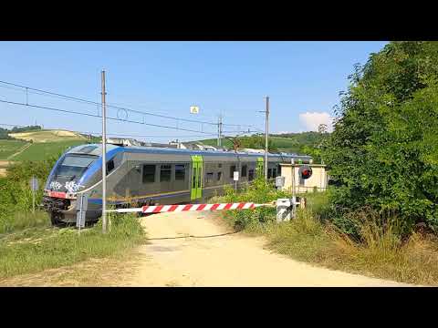 Passaggio a livello Nizza Monferrato (AT) Strada Cerreto - Level crossing - Spoorwegovergang