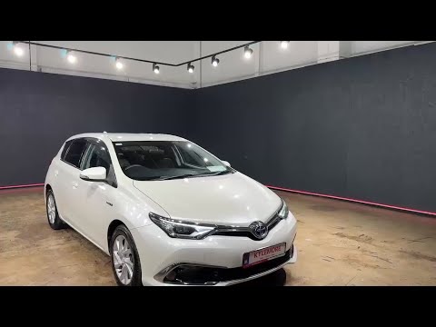 Toyota Auris 1.8L HYBRID - FACTORY ALLOYS - BLACK - Image 2