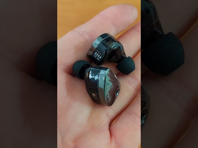 Vídeo relacionado con CCA Rhapsody - Auriculares intraurales con interruptor de sintonización de 4 modos, 2DD+4BA Hybrid Gaming IEM, auriculares con cable HiFi Bass para audiófilos, músicos y cantantes