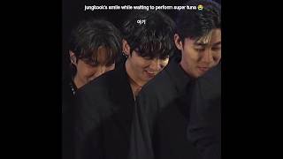 Download lagu Them giggling behind before dancing to Super Tuna 🤣🤣🤣 #JUNGKOOK #Jin_TOUR_ENCORE #supertuna #jinbts mp3