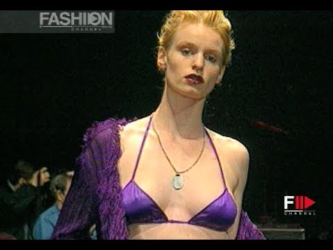 CORINNE COBSON Fall 1994/1995 Paris - Fashion Channel