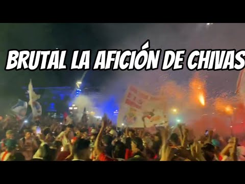 "LO QUE PROVOCA CHIVAS ES IMPRESIONANTE " Barra: La Irreverente • Club: Chivas Guadalajara • País: México