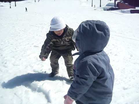 Rome & Mariza Snowball Fight!