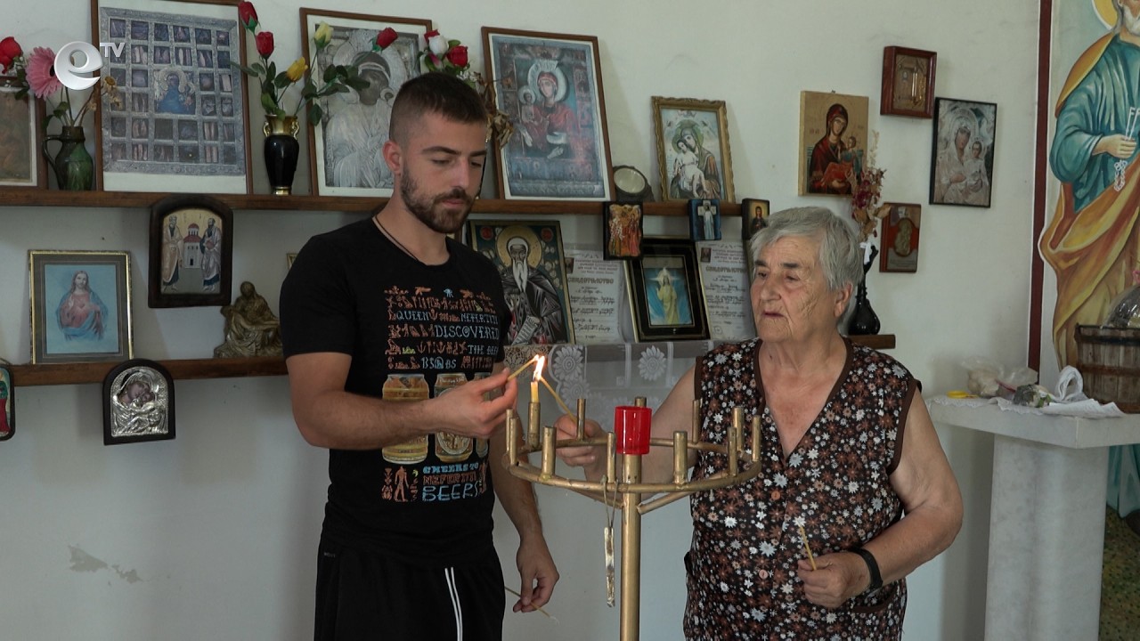 На 29 юни църквата почита светите първовърховни апостоли Петър и Павел