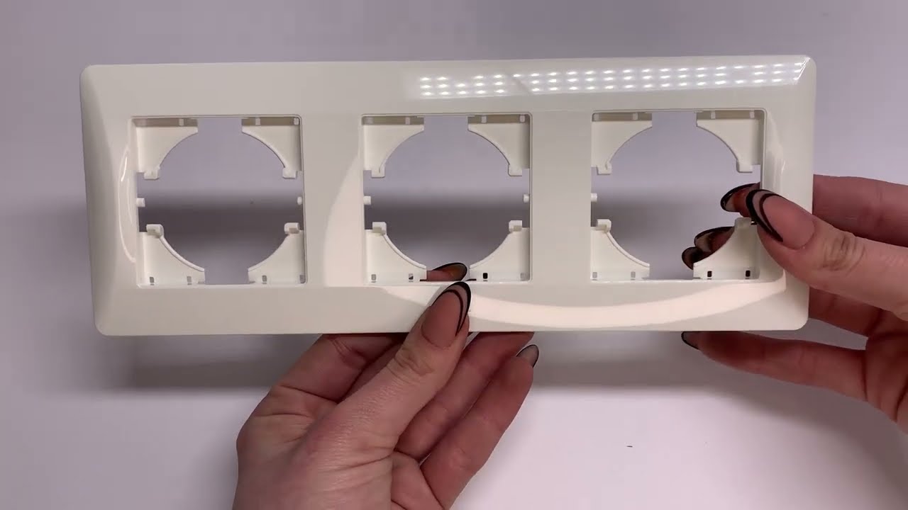 Рамка тройная горизонтальная VIDEX BINERA белая (VF-BNFR3H-W)