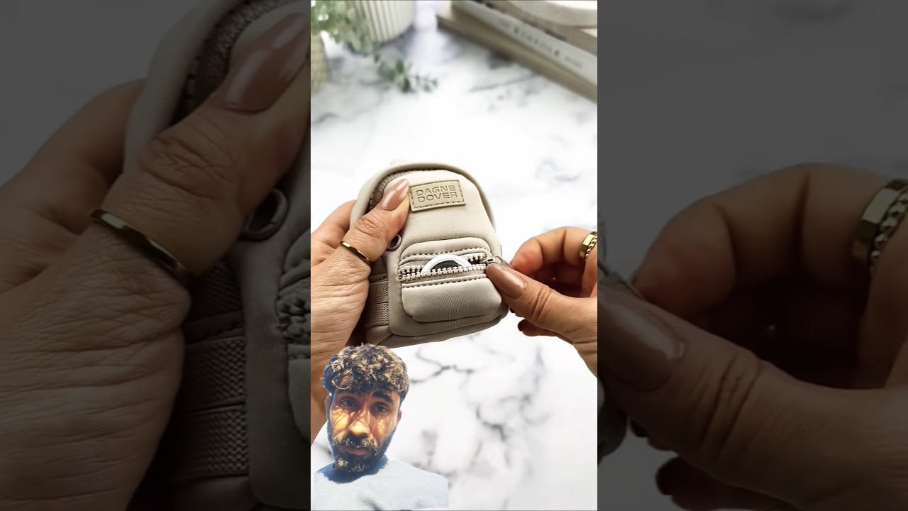 How does it all FIT mini🤯 #wimb #whatsinmybag #minibag#bagcharm