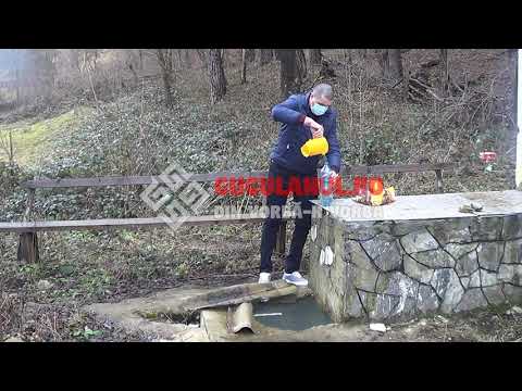 Apele au fost sfințite de Bobotează la Mânăstirea Almăj-Putna