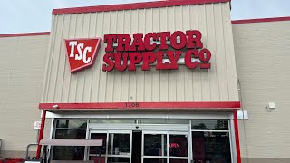 Going to Tractor Supply in Leesburg, Florida | Looking at Chickens | Full Tour of Tractor Supply
