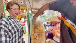 Dewi Perssik Jajan Makanan Gulf Saat Shopping di Mall Cliftown Karachi Pakistan 