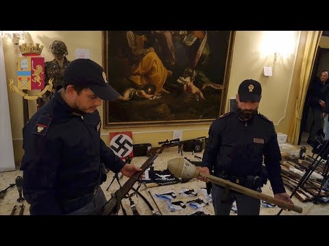 Siena: sequestrate armi ed esplosivi a 12 estremisti di destra