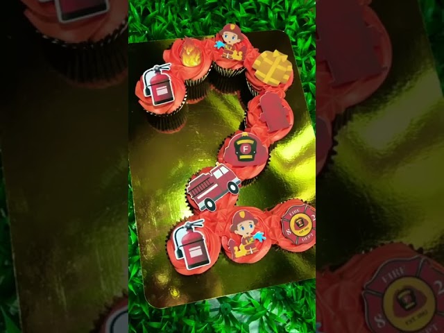 Vídeo relacionado con 32 Piezas Decoración de Pastel de Bombero,Toppers de Cupcake de Bomberos