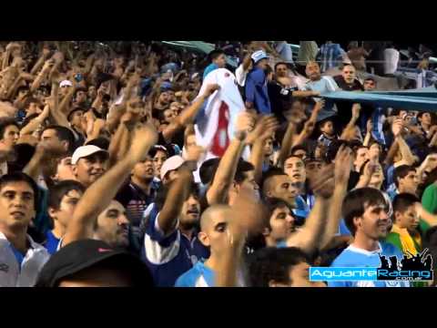 "Muchachos, traigan vino juega La Acade. Racing club" Barra: La Guardia Imperial &bull; Club: Racing Club