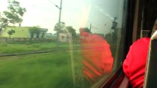 preview picture of video '12002 Bhopal Shatabdi Express passing Asaoti'