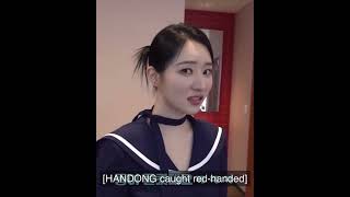 Download lagu Handong get kissed by Sua and Siyeon 💋#dreamcatcher #kpop #bonvoyage #handong #sua #siyeon #shorts mp3