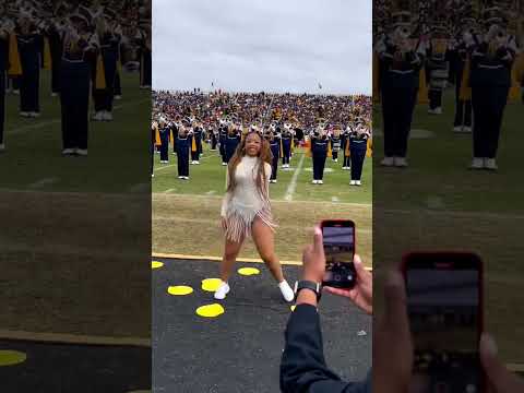 Chloe Bailey Performing with North Carolina A&T’s Band at The Greatest Homecoming on Earth 💛💙