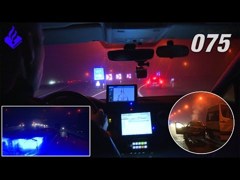 Ongeval met meerdere voertuigen. Politievlogger Jan-Willem. NR 75