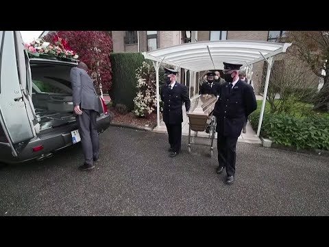比利時殯儀館滿是COVID的死亡人數 (Belgian funeral home full with COVID deaths)