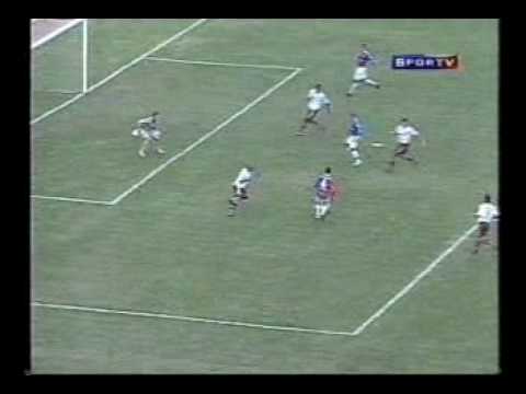 08/10/2005 - Paraná 6 X 1 Fluminense : Gol de Edinho (2)