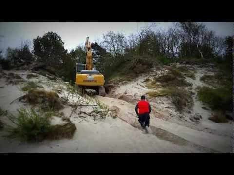 Komatsu w Kołobrzegu w starciu z wydmami