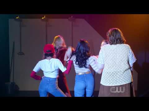 Riverdale 2x18 "The World According To Chris" - Carrie: The Musical