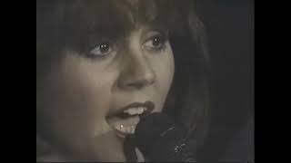 Kate and Anna McGarrigle, Linda Ronstadt, Maria Muldaur - You Tell Me That I'm Falling Down (1984)