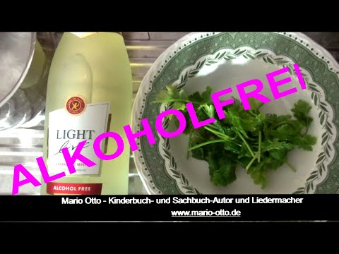 Alkoholfreier Herzwein nach Hildegard von Bingen selbermachen, Petersilienwein Rezept selbst gemacht