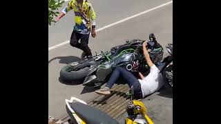 Download lagu Kawasaki Ninja h2 crash 😭😬 mp3