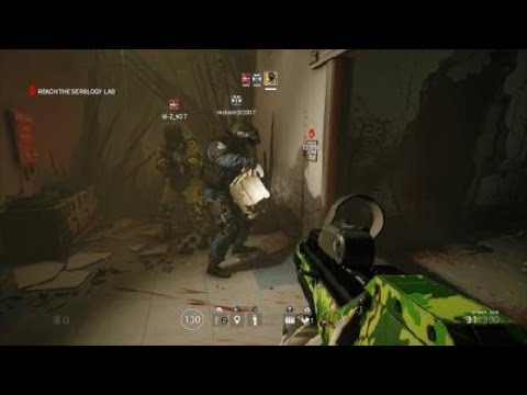 R6 Siege: Hilarious reinforcement glitch, (WALKING TALL WITH MC)