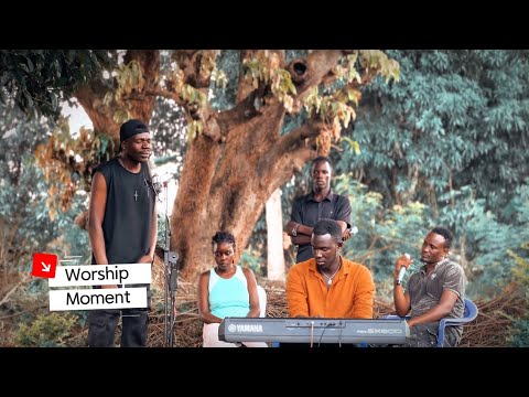 Tunakuwaki ffe - Live Worship moment with Titus kuteesa & Segmento