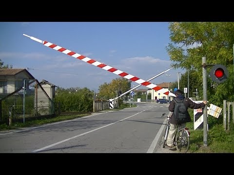 Spoorwegovergang Montebelluna (I) // Railroad crossing // Passaggio a livello