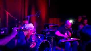 Left Lane Cruiser - Skateboard Slide Guitar @ Kafe Antzokia in Bilbao (10/10/2014)