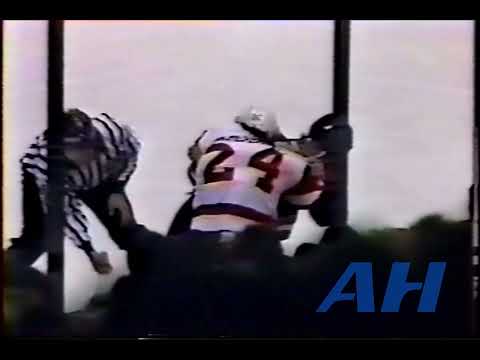 NHL Nov. 5, 1991 Bob Probert,DET v Shane Churla,MIN Detroit Red Wings Minnesota North Stars