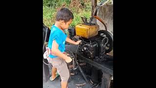 Download lagu Viral anak kecil ini menghidupkan mesin Diesel!!!😱 #kuat mp3 Download lagu Viral anak kecil ini menghidupkan mesin Diesel!!!😱 #kuat mp3