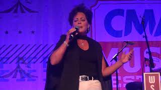 Kelly Lang - Baby Don&#39;t Get Hooked On Me