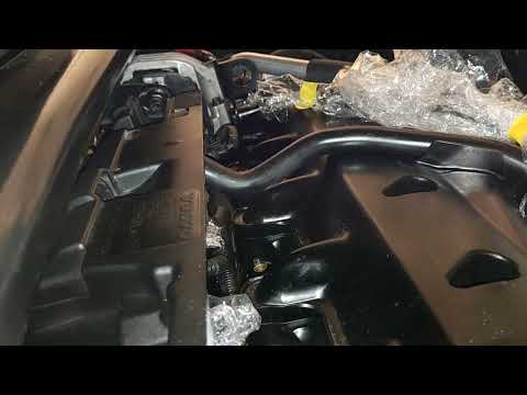 D5 136kW turning engine without injector with hands(different view)