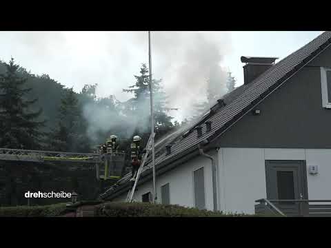 Blitzeinschlag in neuem Dach sorgt für Großeinsatz in Bellings