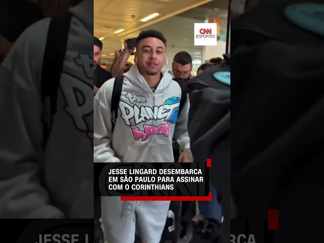 Jesse Linguard desembarca em São Paulo para assinar com o Corinthians