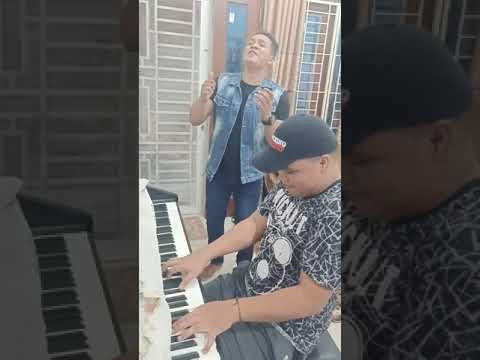 Jun Munthe  mantap Hian ma suara ni adekkon bah