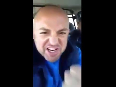Gli isme sbattono le risposte di terapia di decolorazione fino a rendere cremoso Merlin Monroe e lentiggini
