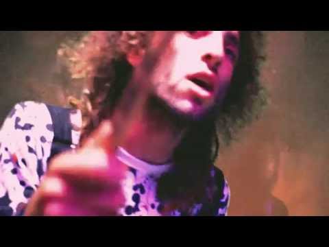 Beesqueeze - Leaves (Official Video)