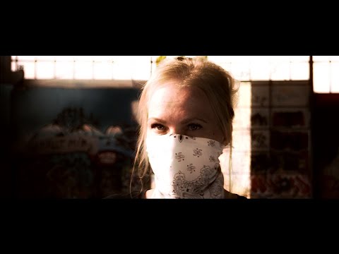 K.J. & Menve Exus - Mondlicht (Musikvideo)